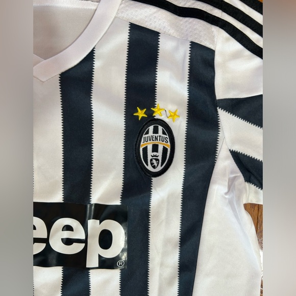 NWOT JUVENTUS 2015-2016 football soccer JERSEY AND SHORTS SIZE 26 kids p - Picture 3 of 7